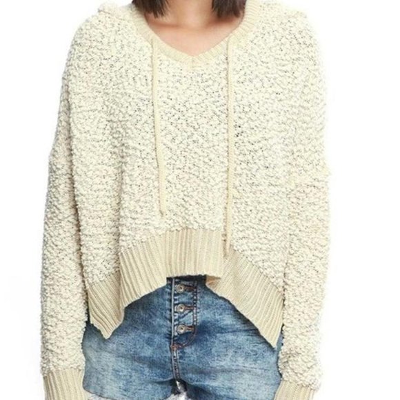 POL Sweaters - POL pullover sweater with hoodie